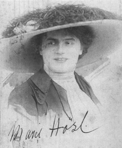 Maria Hösl (undatiert), Fotografie im Privatbesitz, abgebildet in
Josef Hösl, , München
2005, S. 328; Abbildung mit freundlicher Genehmigung.