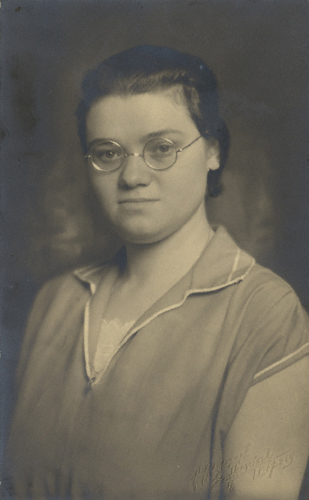 Christa Reger (ca. 1930), Max-Reger-Institut, Karlsruhe, Fotoalbum Elsa Regers.