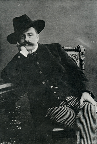 Detlev von Liliencron, Fotografie abgebildet in Ernst Decsey,
                                , Berlin 1903–1906, Bd. 2, zwischen S. 40
                            und 41.